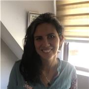 Instructora en Kundalini Yoga, certificada (KRI). Baños y sesiones de Gong. Sesiones personalizadas